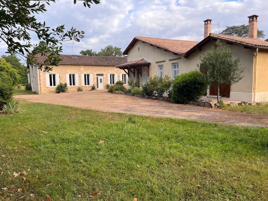 Domaine Clos Et Arbore De 3 Ha Avec Deux Maisons Lamothe-Montravel Exterior photo